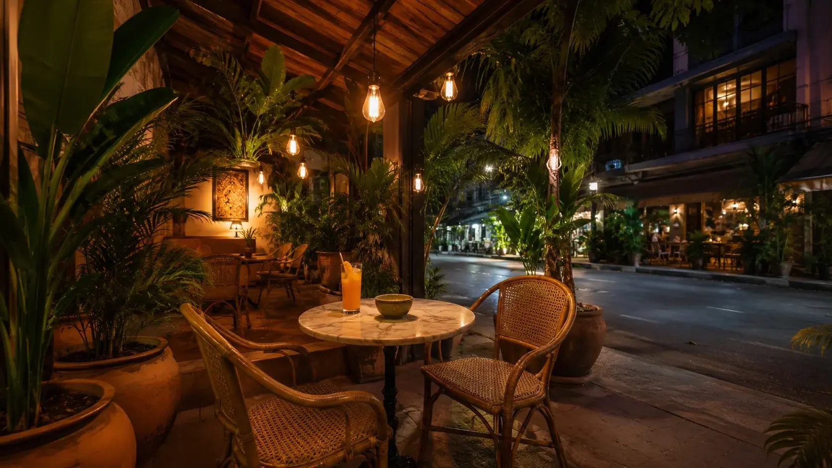 Mango Tree Cafe Bangkok at night